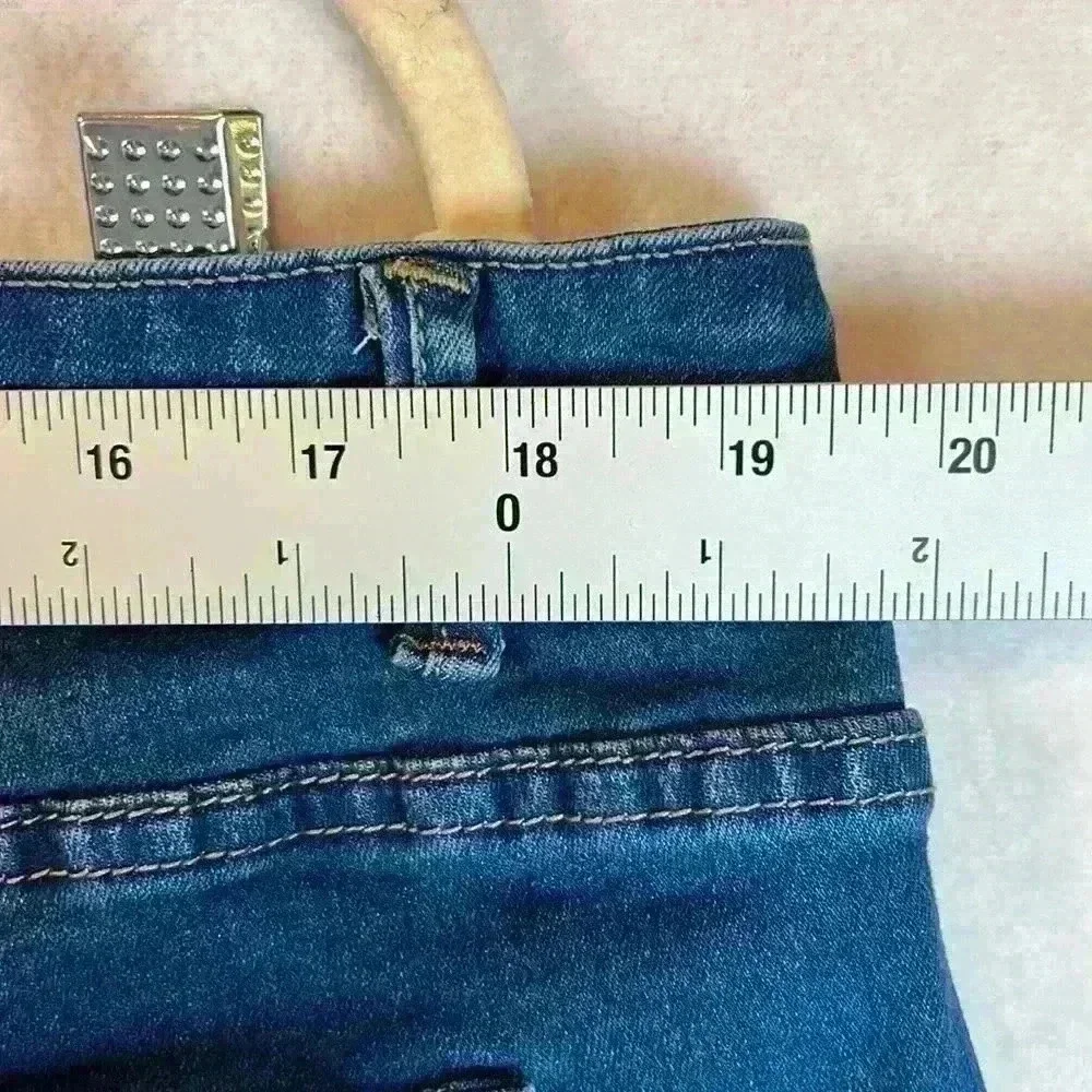 Chicsoul Jeans Blue Women’s Size 24 High Rise Straight Medium Wash - Picture 7 of 9